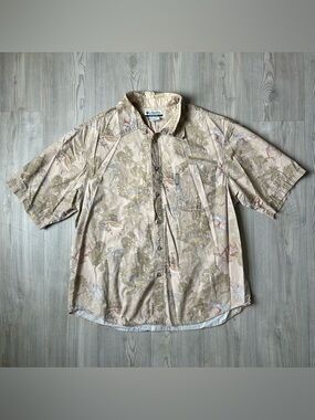 Columbia Beige Short Sleeve Fishing Shirt with Subtle Prints